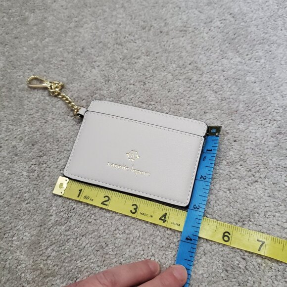 NANETTE LEPORE Pebbled Vegan Leather Card Holder with Chain Strap Clasp White - Picture 6 of 6